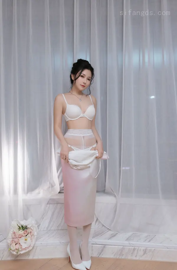 Vol. 9907 鱼子酱Fish《私购流出》(120P)