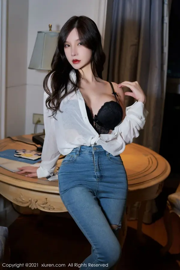 Vol. 03931 周于希Sandy(82P)