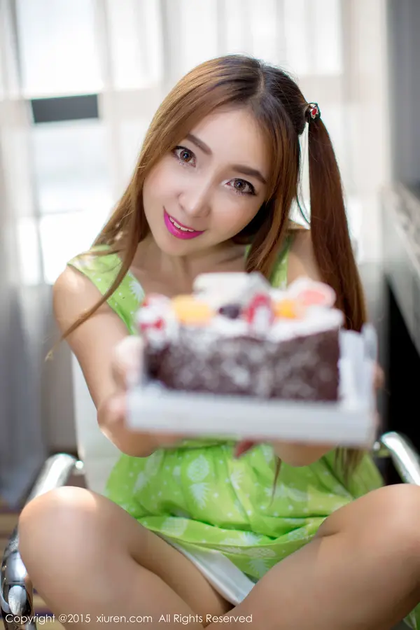 Vol. 00379 黄歆苑(51P)