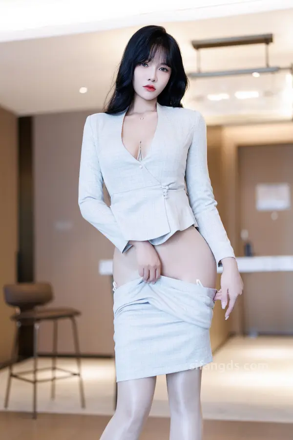 Vol. 9398 娜比《私购流出》(153P + 2V)