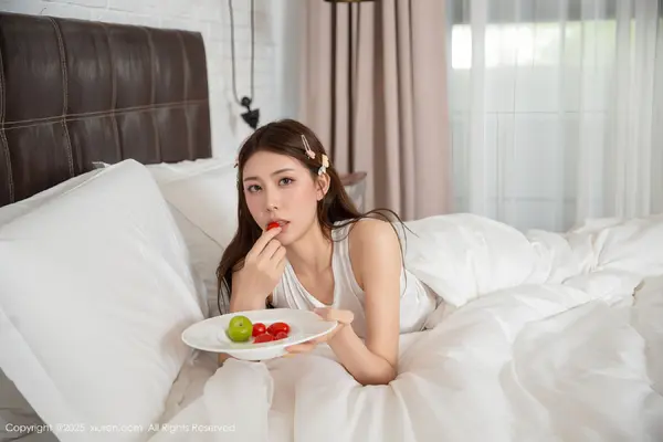 Vol. 10679 悦兮(73P)
