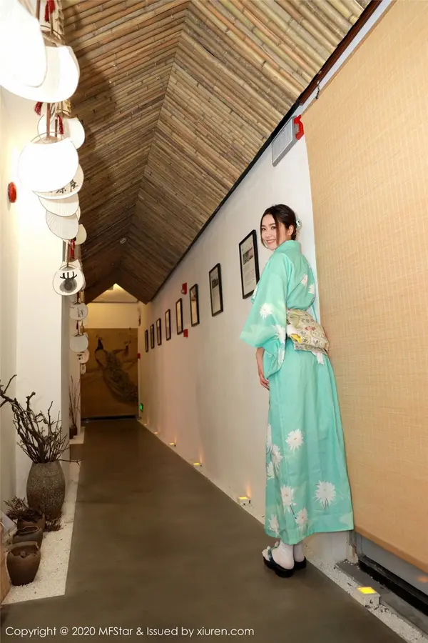 Vol. 0332 方子萱(73P)