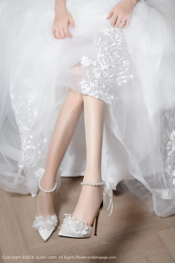 Vol. 08998 利世(101P)