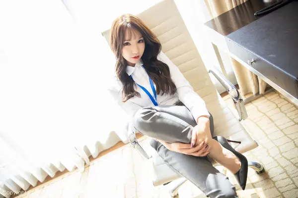Vol. 01834 周于希Sandy(107P)