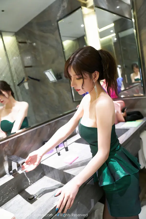 Vol. 03321 周于希Sandy(52P)