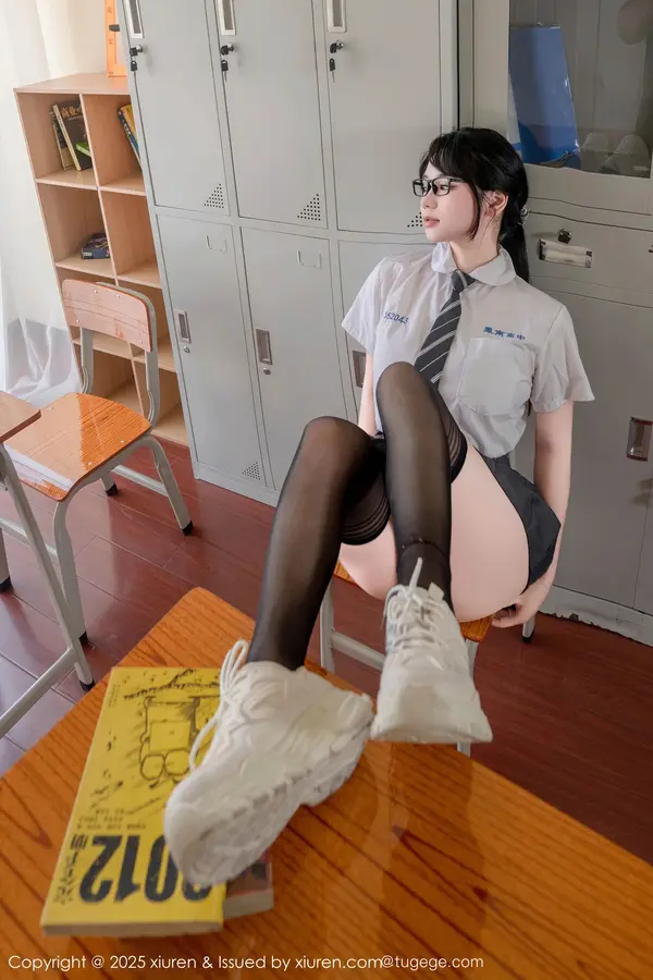 Vol. 10530 汐汐爱吃草莓(86P)