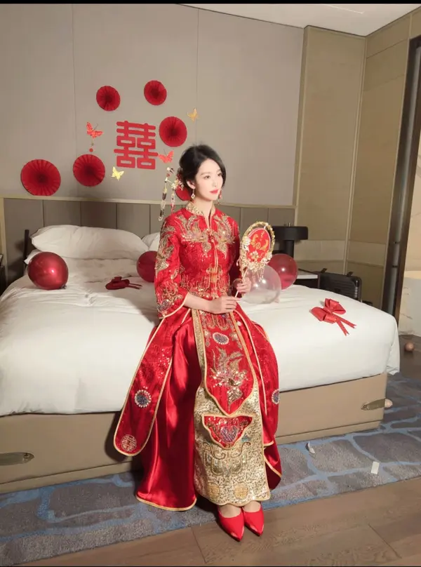 Vol. 8376 利世《私购流出》(54P + 2V)