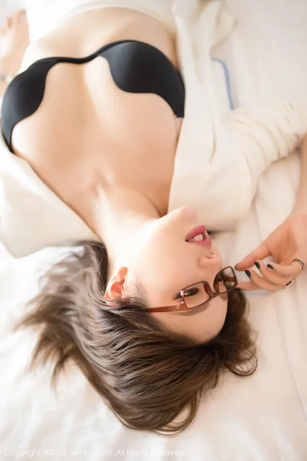 Vol. 01104 黄楽然(51P)