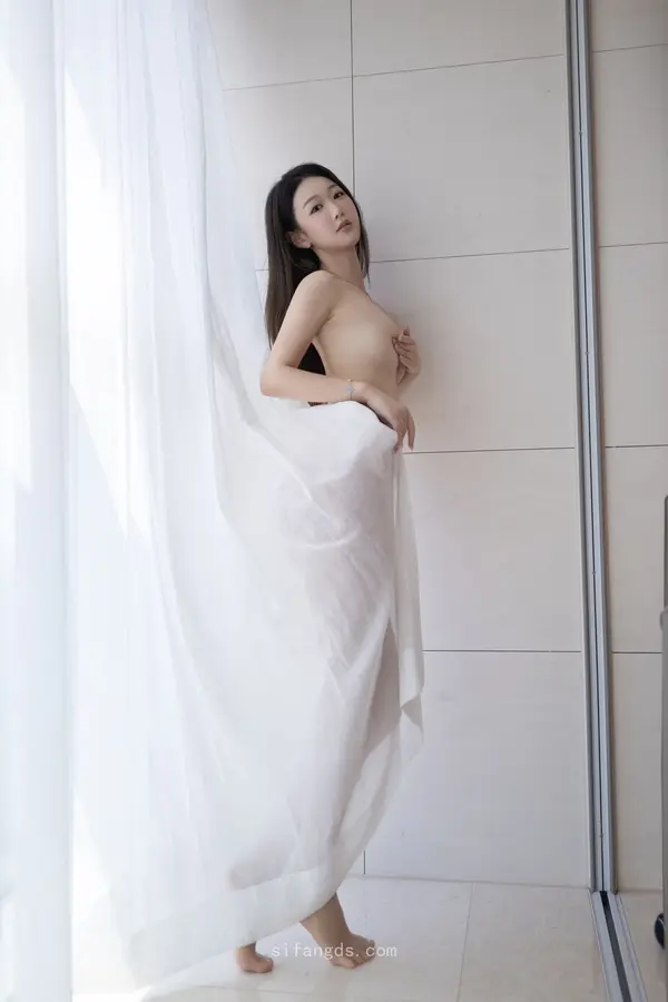 Vol. 9840 唐安琪《私购流出》(93P + 2V)