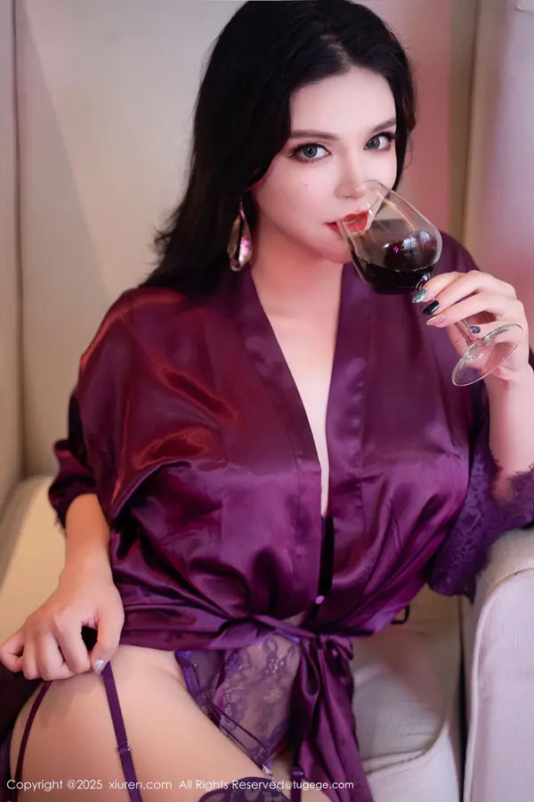 Vol. 10700 伊丽莎有点白(61P)