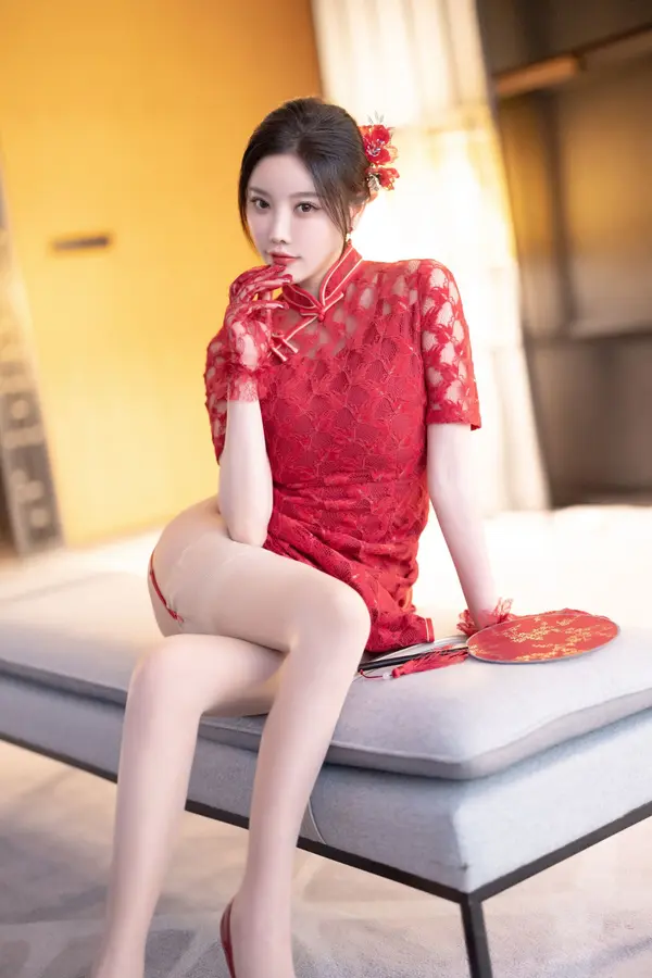 Vol. 1184 杨晨晨《私购流出》(103P + 2V)