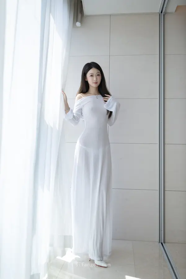 Vol. 9840 唐安琪《私购流出》(93P + 2V)
