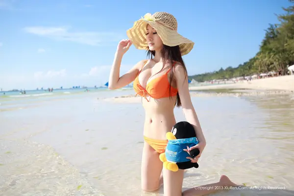 Vol. 00028 小小白思宜(59P)