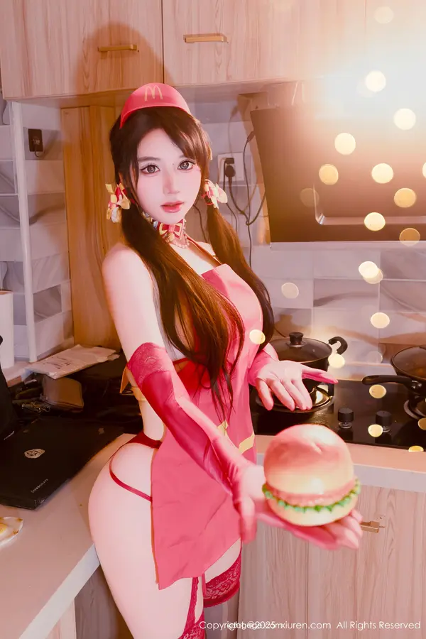 Vol. 11154 汐汐爱吃草莓(79P)