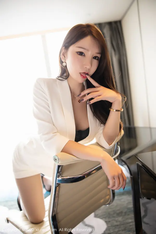 Vol. 02031 周于希Sandy(53P)