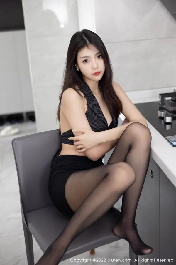 Vol. 05562 可乐Vicky(46P)