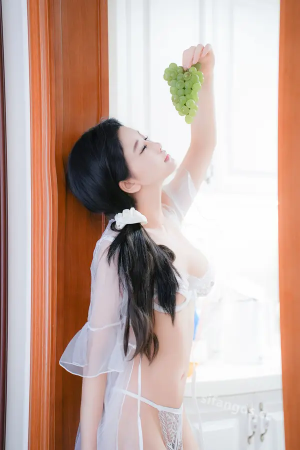Vol. 09031 于诺诺ise《私购流出》(93P + 3V)