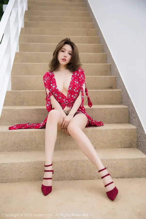 Vol. 01284 黄楽然(52P)