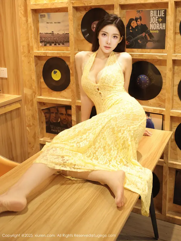 Vol. 10715 梨霜儿(79P)