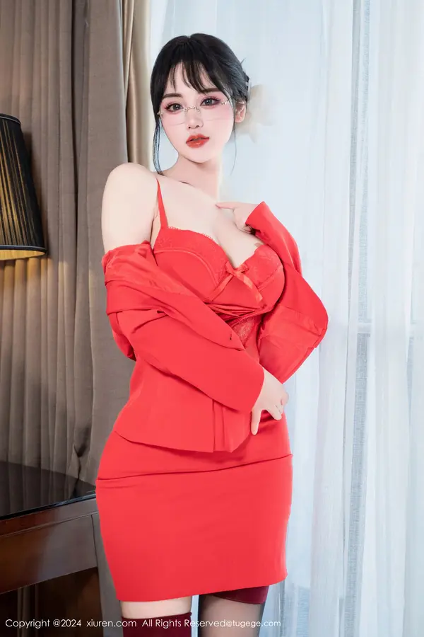 Vol. 08360 汐汐爱吃草莓(61P)