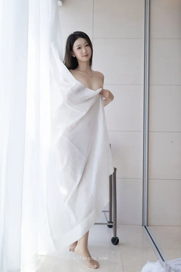 Vol. 9840 唐安琪《私购流出》(93P + 2V)