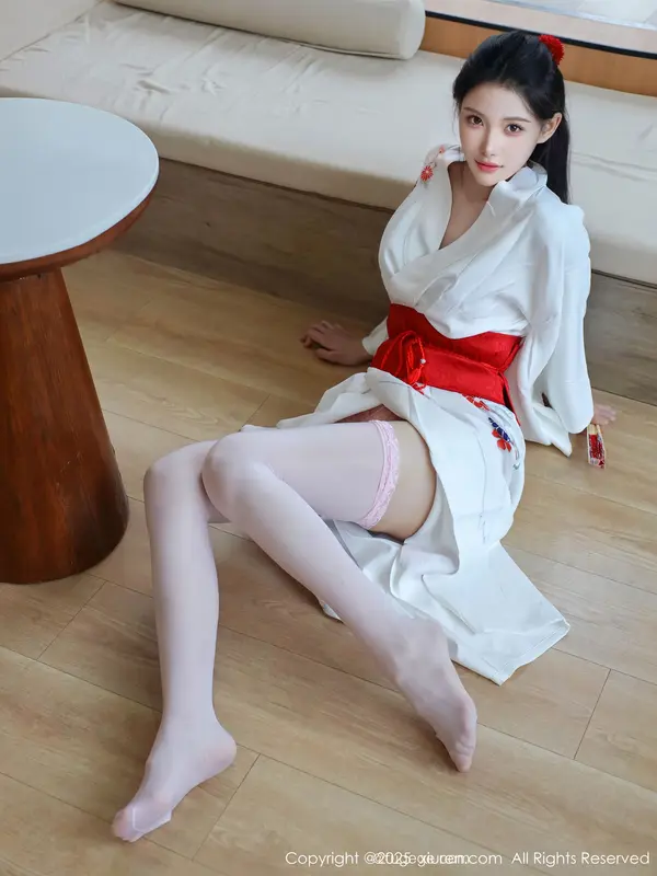 Vol. 10767 梨霜儿(84P)