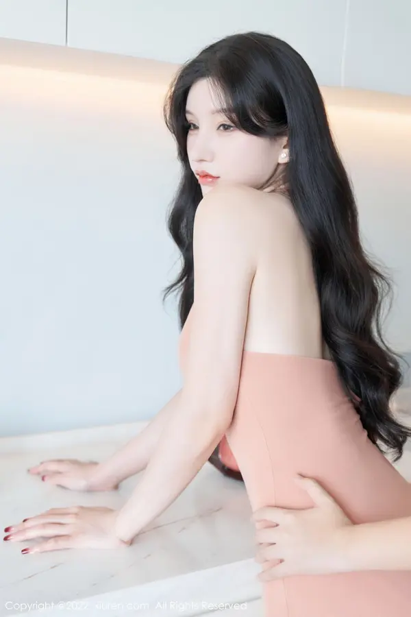 Vol. 05881 周于希Sally(81P)