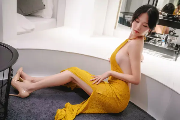 抖娘-利世《黄色战袍》(46P)