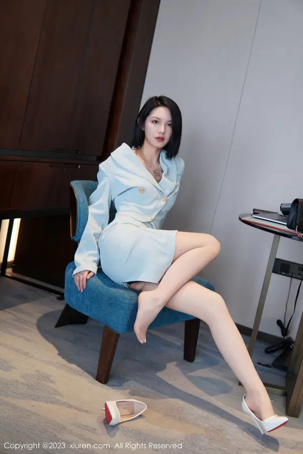 Vol. 06885 乔一一(75P)