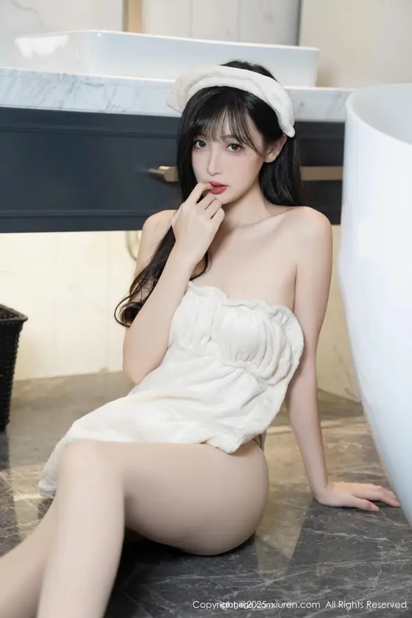 Vol. 10005 樱桃小阑子(88P)
