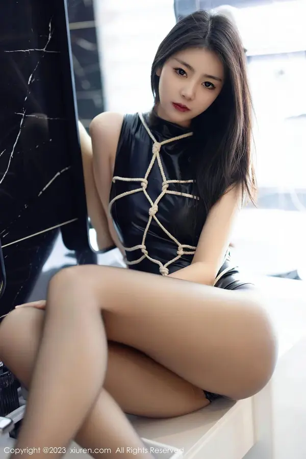 Vol. 06990 可乐Vicky(70P)