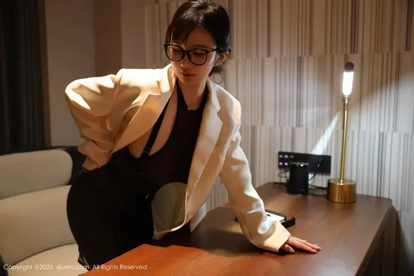 Vol. 10805 小肉肉咪(73P)