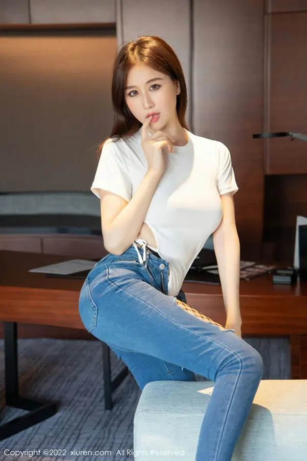Vol. 04481 月音瞳(85P)
