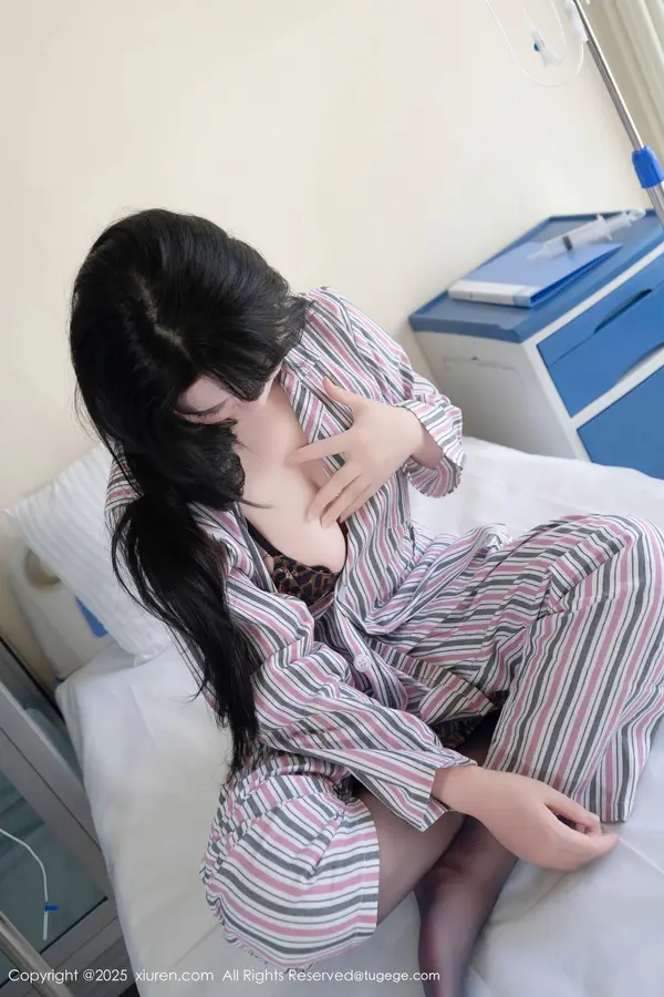 Vol. 10648 汐汐爱吃草莓(81P)