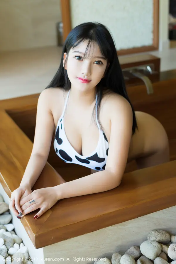 Vol. 01603 小尤奈(51P)
