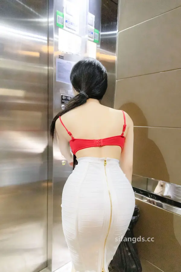 Vol. 8794 龙雪儿《私购流出》(61P + 1V)