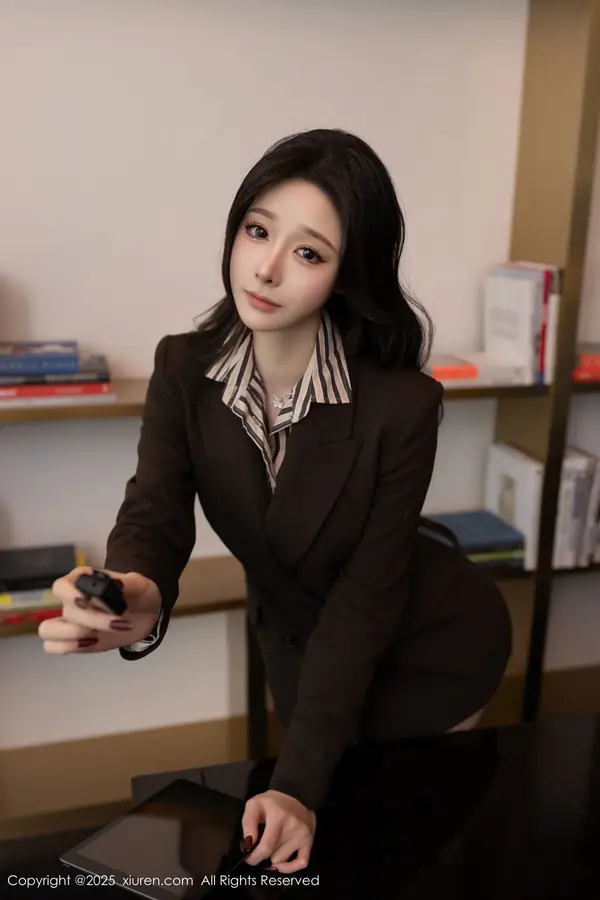 Vol. 10202 小逗逗(81P)