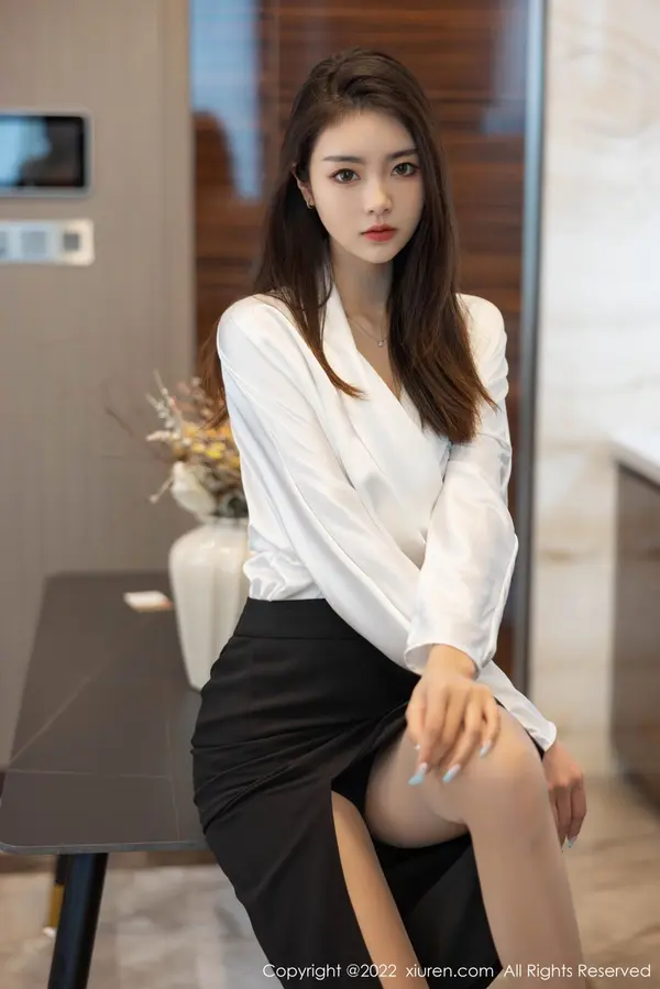 Vol. 04869 可乐Vicky(71P)