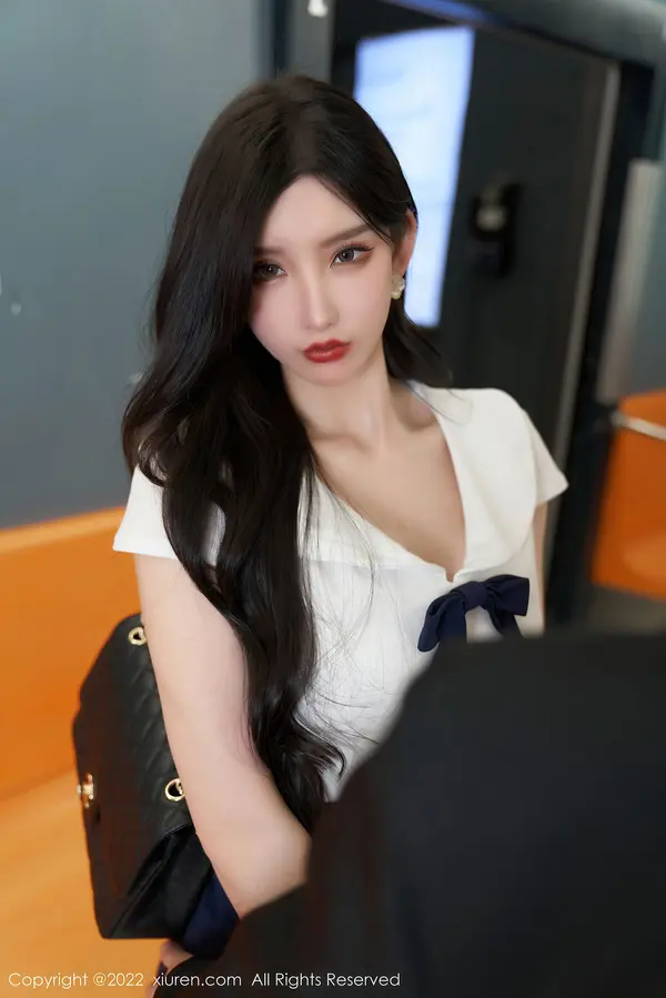 Vol. 04979 周于希Sally(81P)