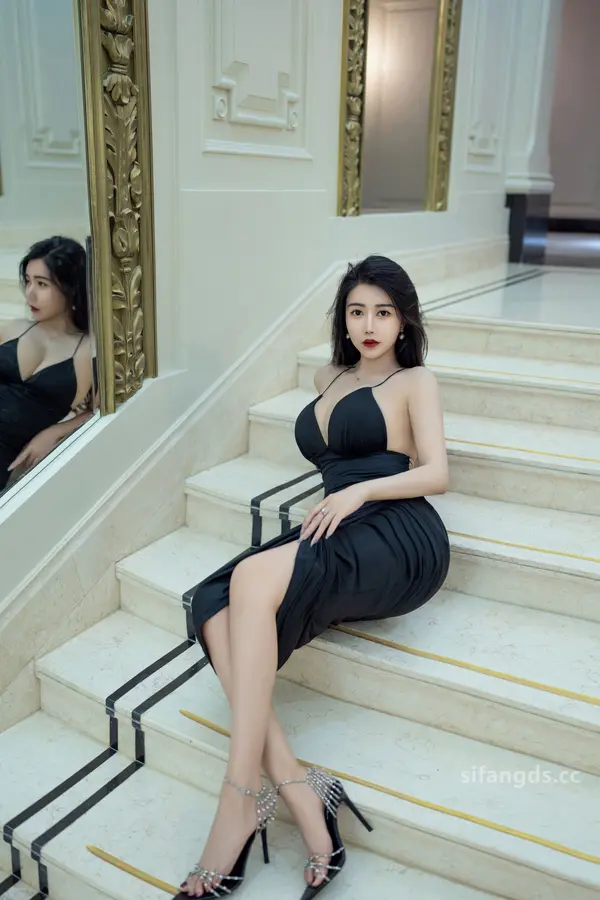 Vol. 0240 李若汐《私购流出》(84P + 4V)
