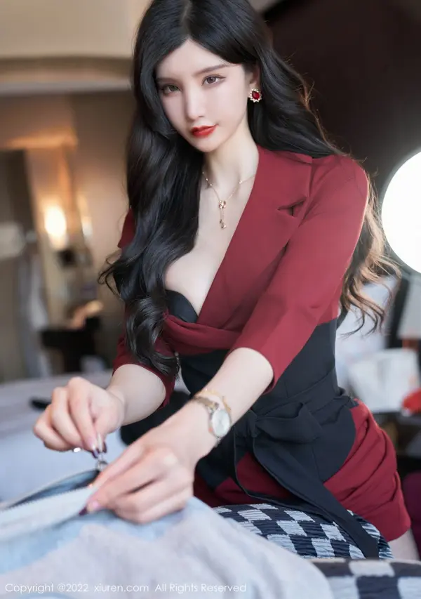 Vol. 04877 周于希Sally(77P)