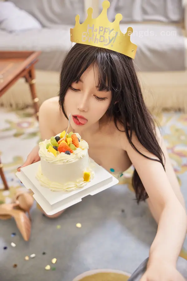 玥儿玥er《私购流出》(82P + 4V)