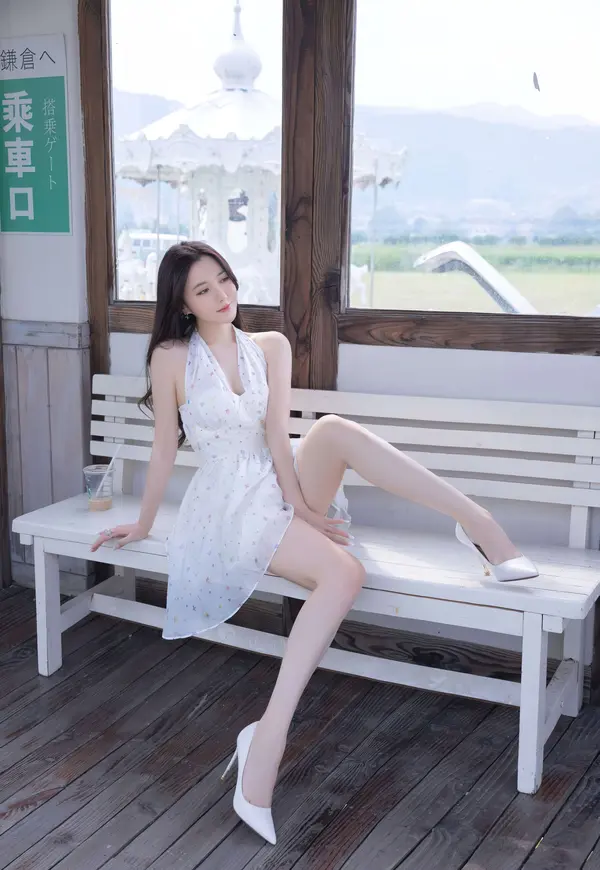 鱼子酱Fish《风吹过想你的车站》(120P)