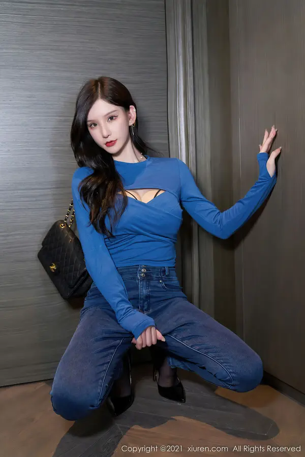 Vol. 04310 周于希Sandy(111P)