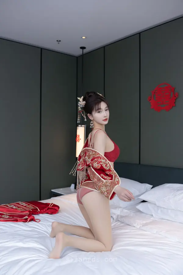 Vol. 9770 陆萱萱《私购流出》(92P + 2V)