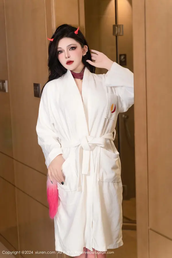 Vol. 09352 伊丽莎有点白(94P)