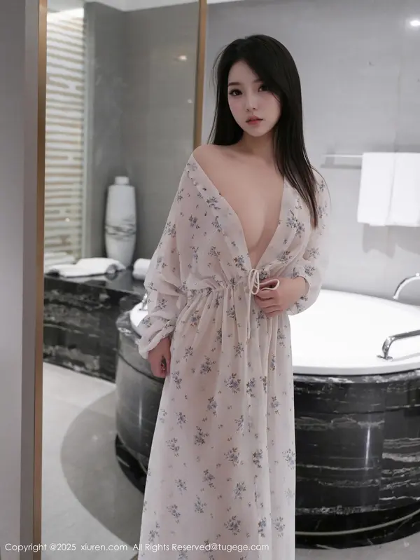 Vol. 10988 烧烧小桃(53P)