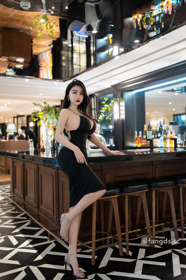 Vol. 0240 李若汐《私购流出》(84P + 4V)