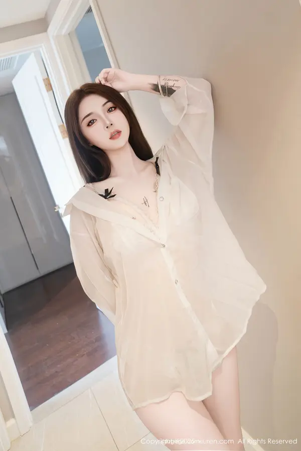 Vol. 10549 沐娜娜(75P)