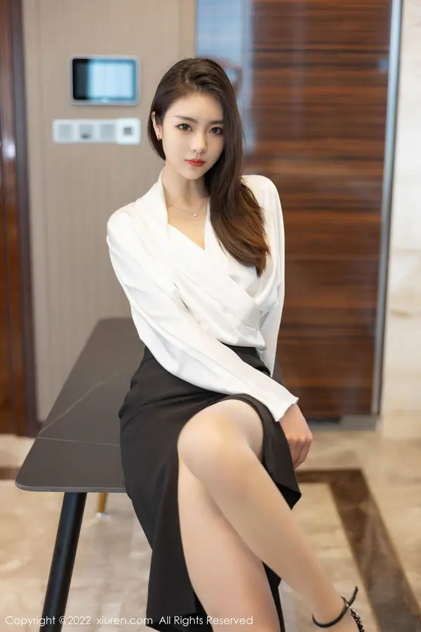 Vol. 04869 可乐Vicky(71P)